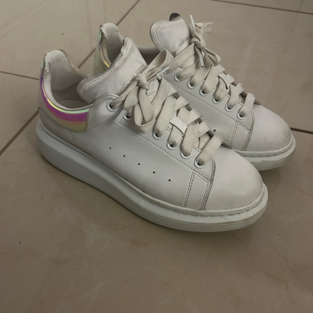Alexander McQueen Iridescent